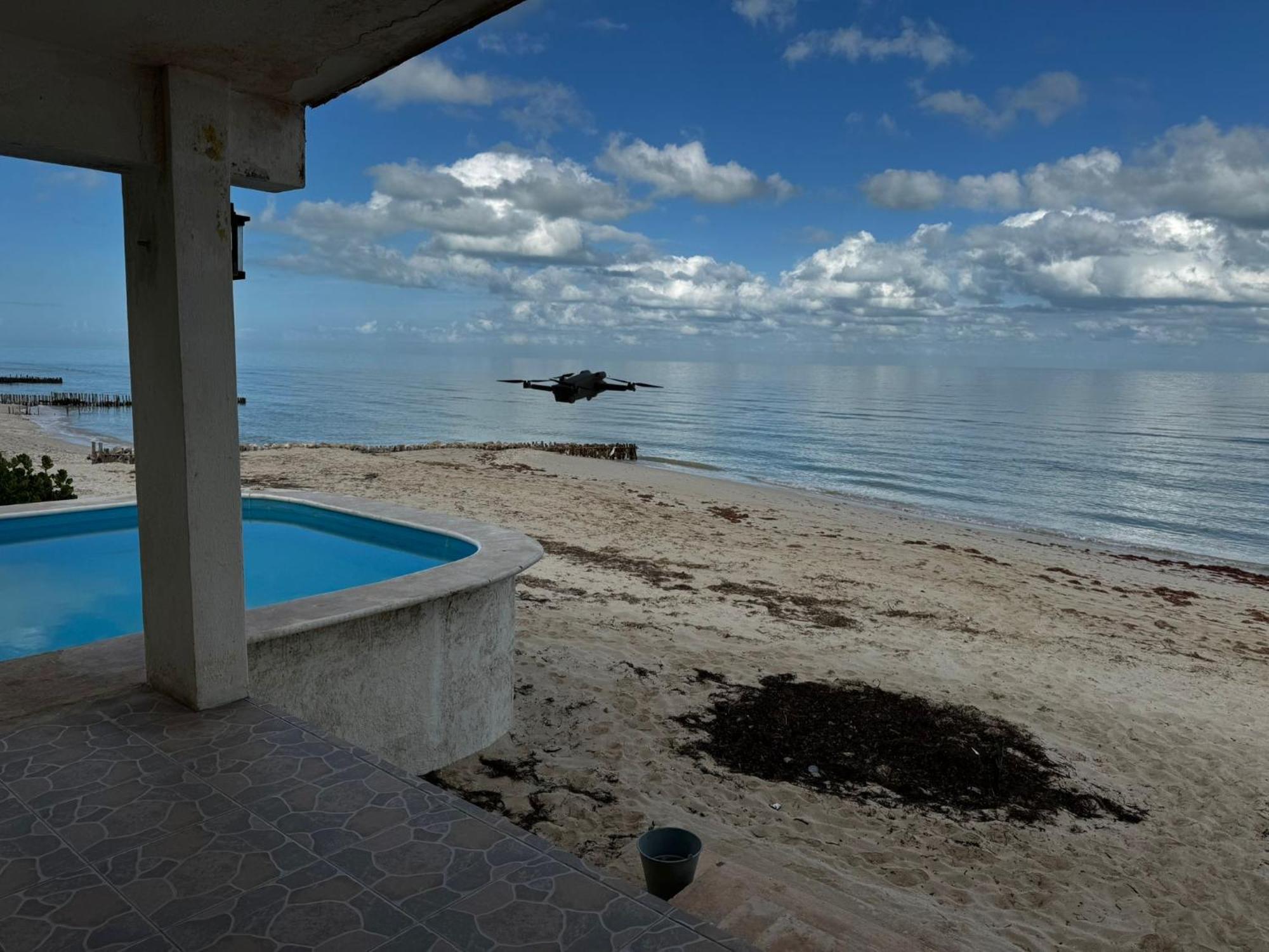 La Casa Amarilla Frente Al Mar Vila Chelem Exterior foto